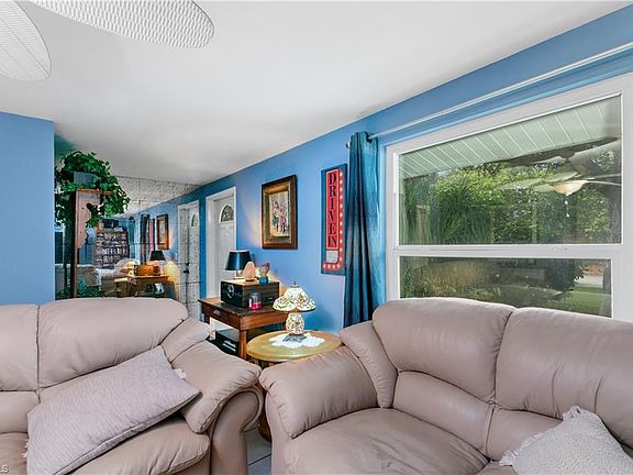 5th image of 1331 SE 24th St