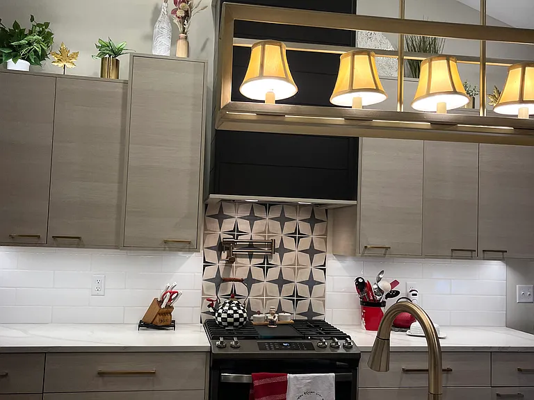4362 Amazon Dr — Photo 2