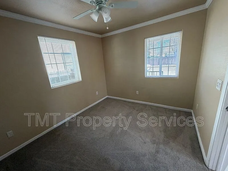 3 bed, 1.0 bath, 1100 sqft, $2,000 — Photo 4