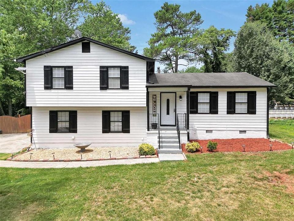 1st image of 3018 Landmark Dr SW