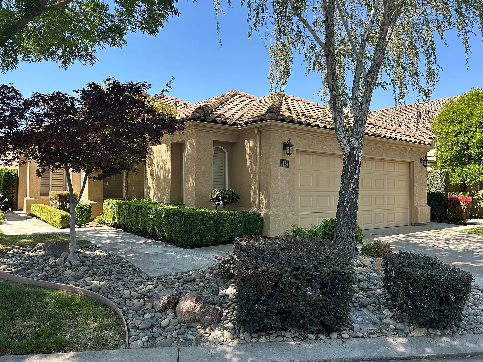 2 bed, 1881 sqft, $2,650 — Photo 1