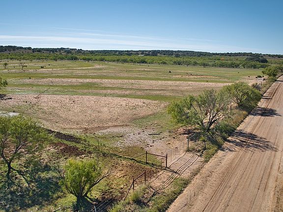 4th image of 2315 County Road 472