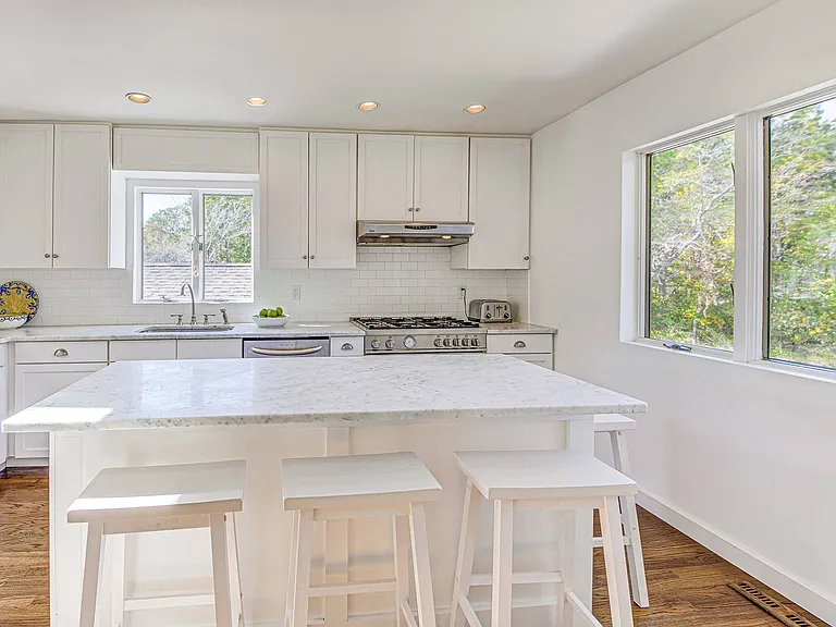 4 Blackwatch Ct — Photo 11