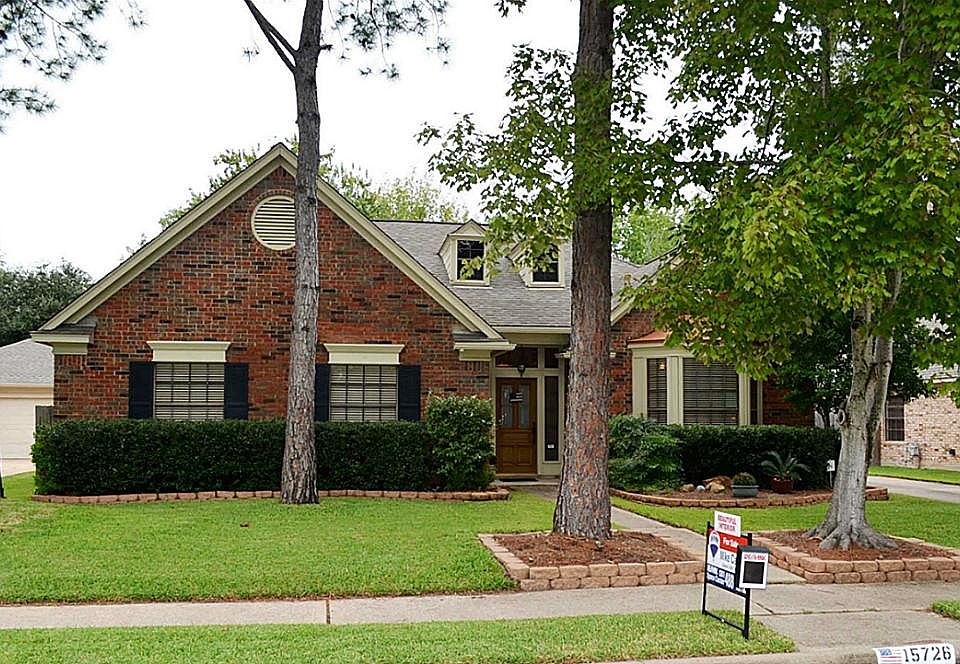 1st image of 15726 Lake Lodge Dr
