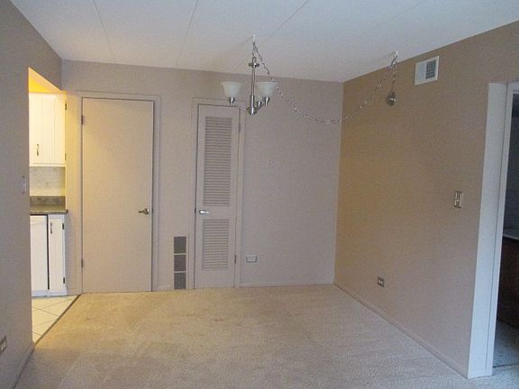4th image of 1017 Burnham Ave APT 202