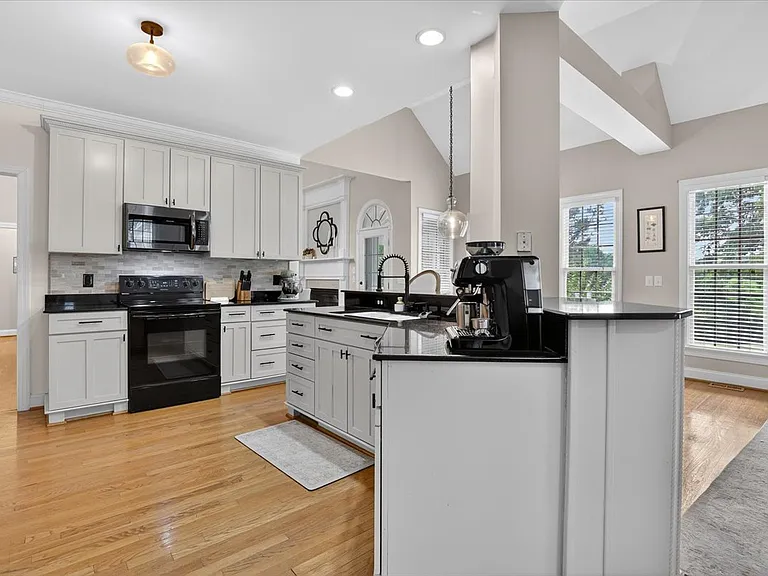 501 Competition Rd — Photo 31