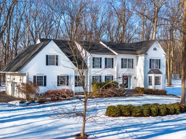7 Chestnut St, Washington Twp., NJ 07853