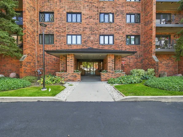 9357 Landings Ln Unit 401, Des Plaines, IL 60016
