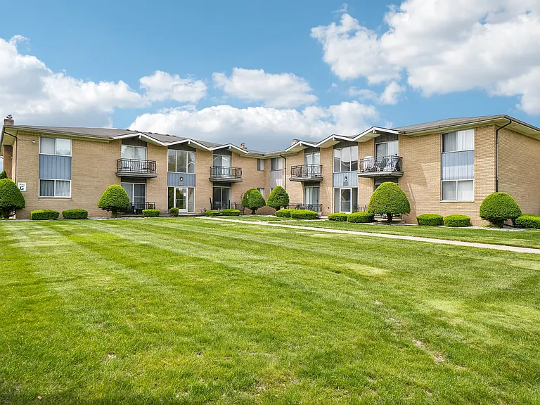 Rivercrest Apartments — Photo 57