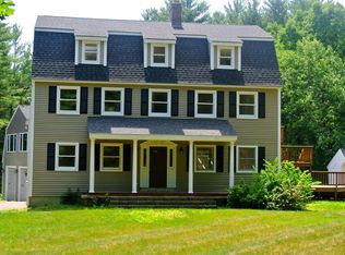 34 W River St, Upton, MA 01568