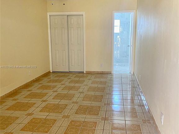 3rd image of 1245 N Andrews Ave #1