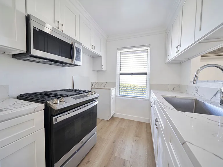 5226 Lexington Ave #38 — Photo 5