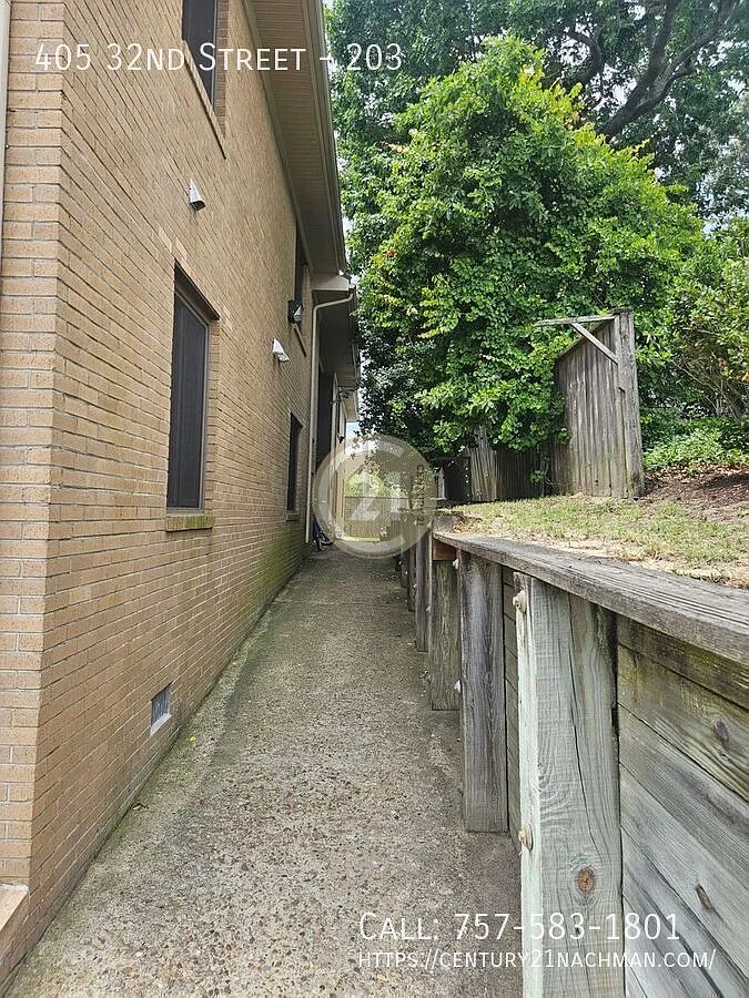 Property MUST be physically viewed before filling out an application. — Photo 3