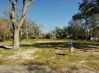 503 Oak Rd, Clear Lake Shores, TX 77565