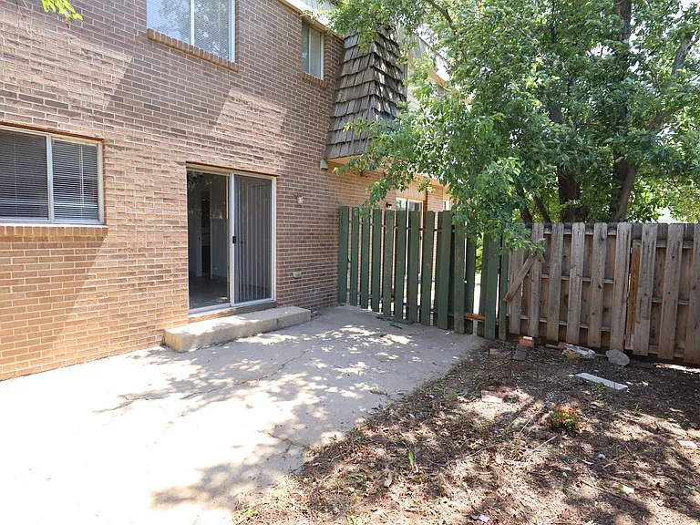 1924 Pecan St #2 — Photo 18