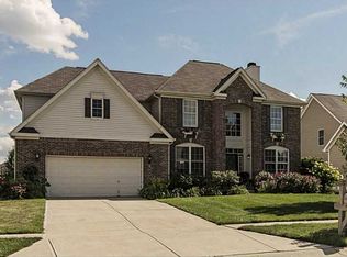 8863 Flagstone Dr, Zionsville, IN 46077