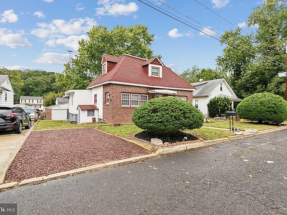 2nd image of 7549 Boulevard Ave