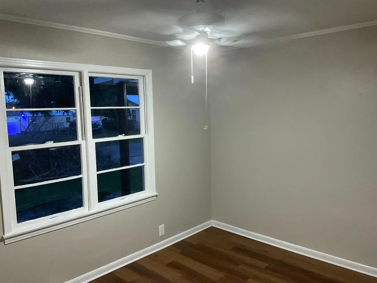 184 SW Warren Ave — Photo 3