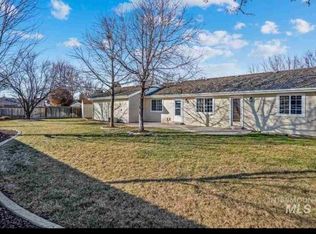 3777 W Quaker Ridge Dr, Meridian, ID 83646