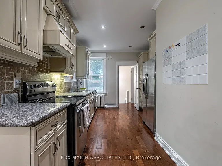 31 Browning Ave — Photo 8