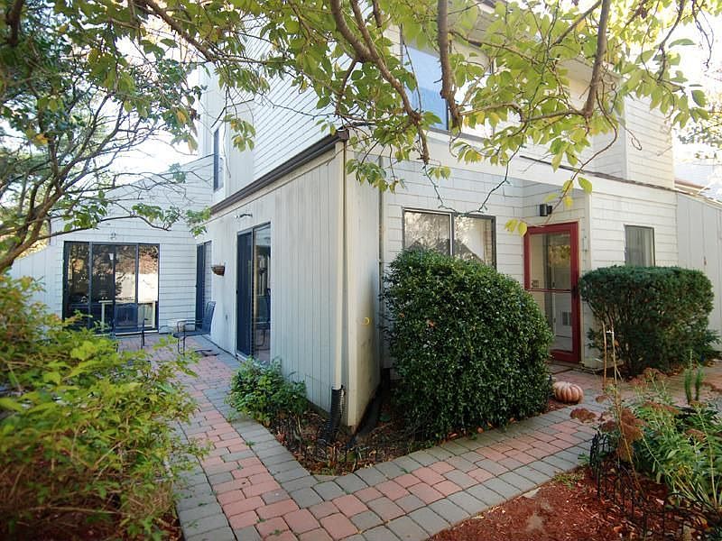 Wonderful Well Maintain Corner Unit