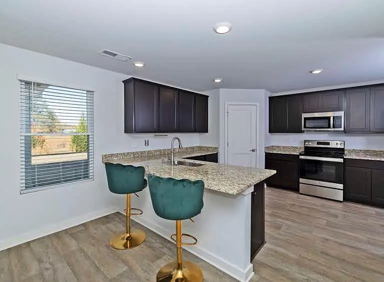 244 Overlook Rd — Photo 5