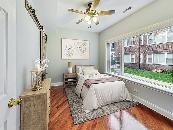 4th image of 4648 N Saint Louis Ave APT 1B