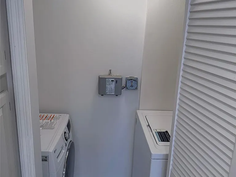 859 Jeffery St #1040 — Photo 7