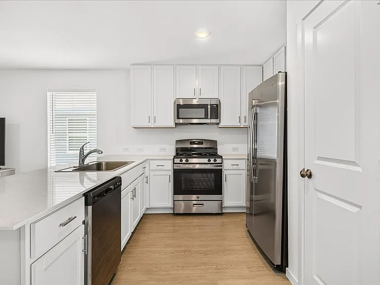 7909 Hathor Dr — Photo 14