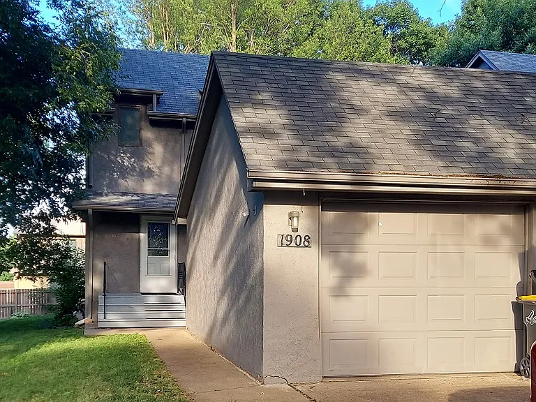 1908 S Marday Ave — Photo 1