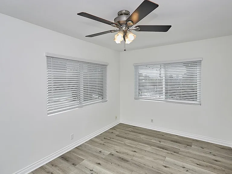 1603 Sargent Pl — Photo 18