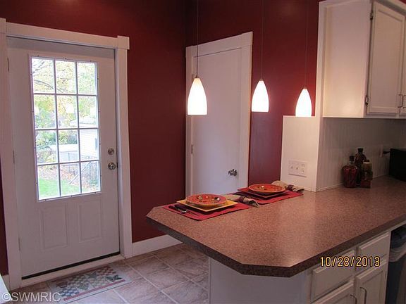 3rd image of 1118 4th St NW