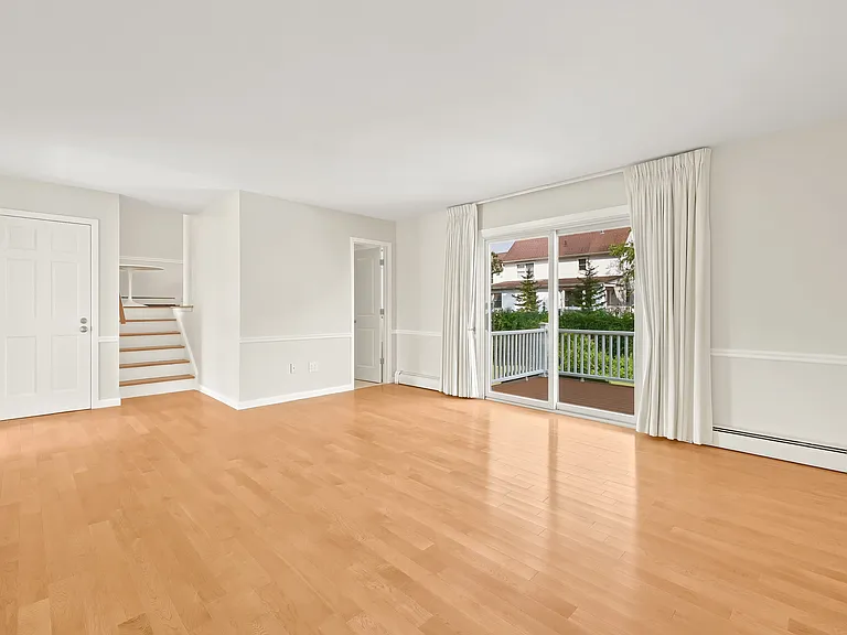 60 Oakland Ave — Photo 6