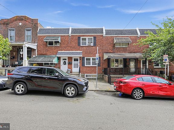 3rd image of 3428 Ainslie St