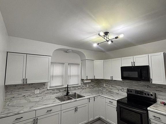 3rd image of 4063 North Elmhurst ROAD #4065