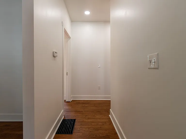 523 E Normal St — Photo 14