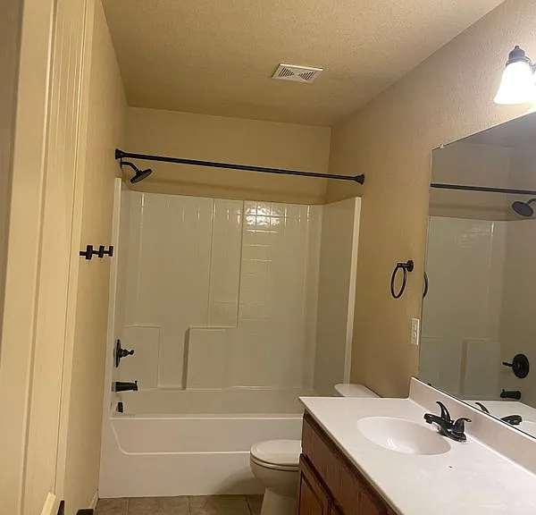2804 Hector Dr — Photo 6