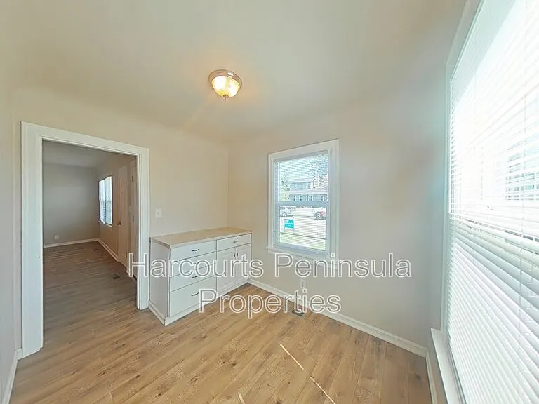 1011 Rainier Ave — Photo 14