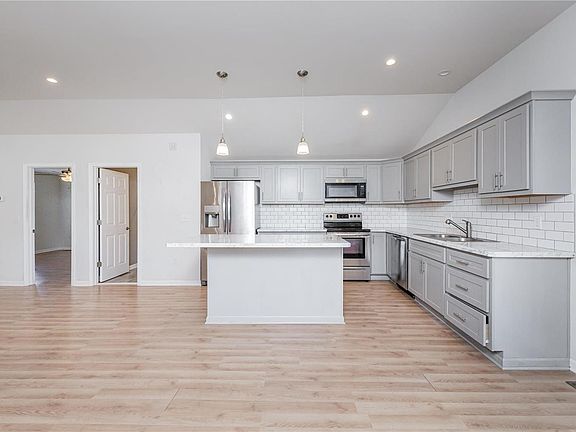 4th image of 3711 Berger Ave