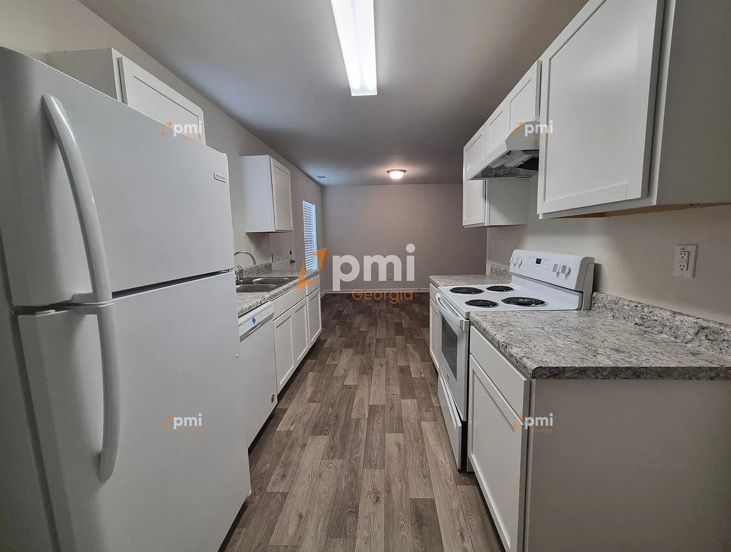 3 bed, 2.5 bath, 1564 sqft, $1,575 — Photo 2