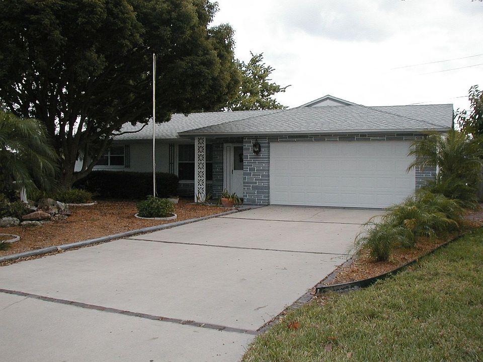 Largo Three Bedroom Split Plan Beauty!