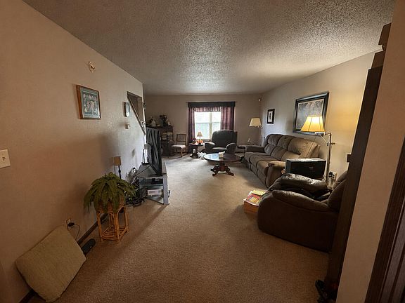 4th image of 5305 Bluff View Dr