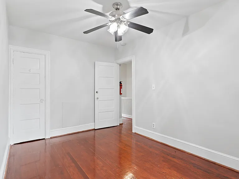 209 Douglas St NE — Photo 17
