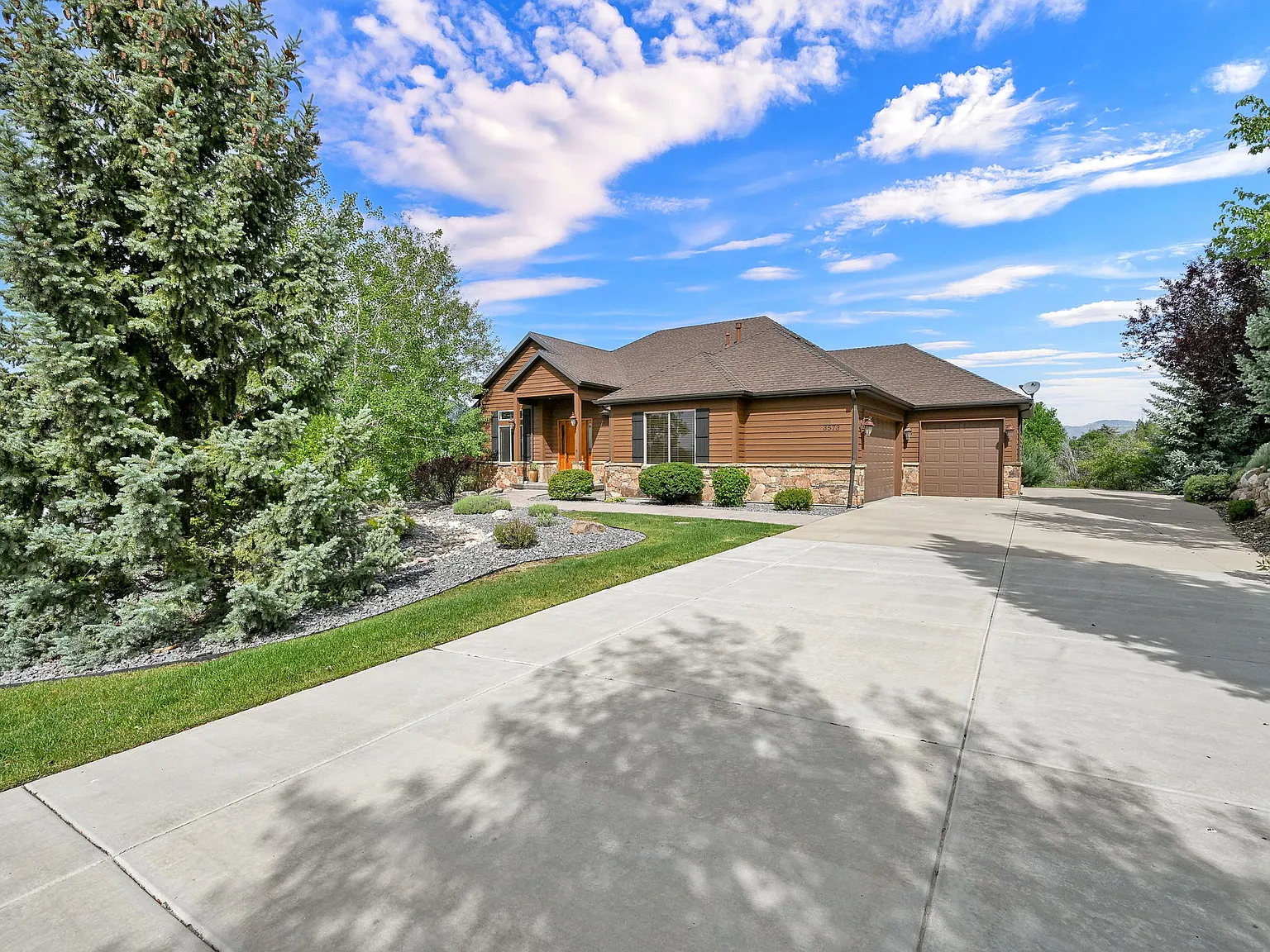 3573 N. Elkview Dr - 1 — Photo 4