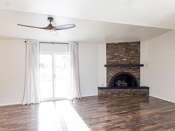 4th image of 13055 Acacia Ave
