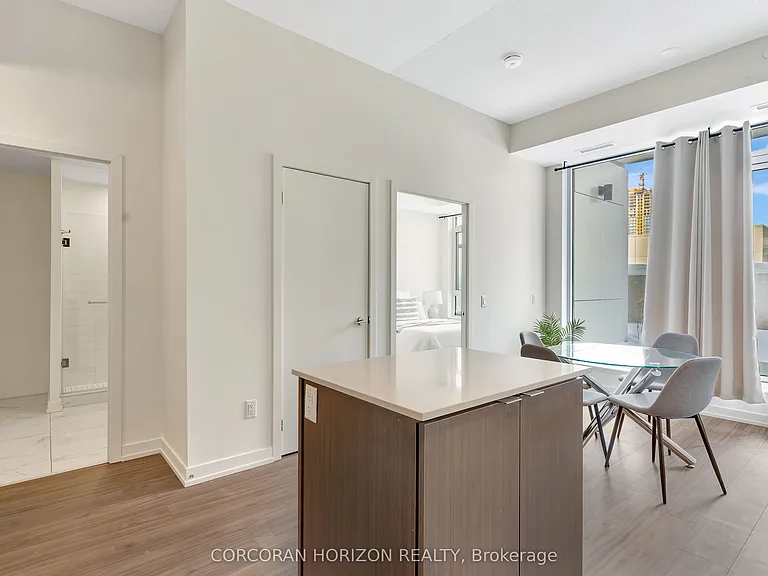 55 Duke St W #509 — Photo 15