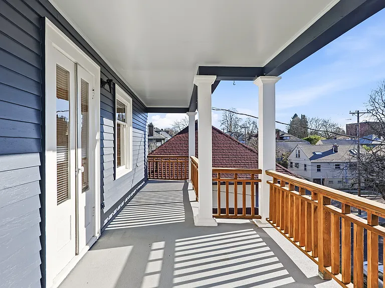 1425 SE Main St #3 — Photo 3