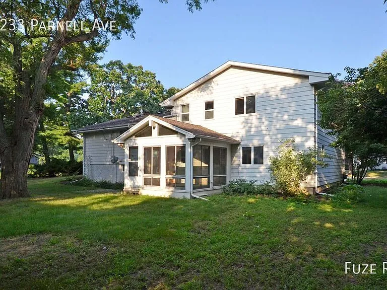 6233 Parnell Ave — Photo 2