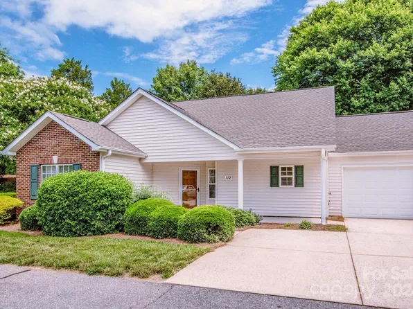 112 Oak Village Pkwy, Mooresville, NC 28117
