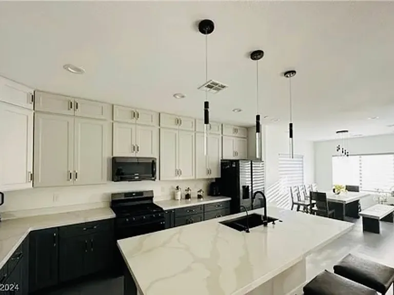 1417 Winwood St — Photo 13